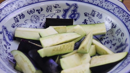 茄子最好吃做法，不用油炸，下饭解馋不油腻，上桌就扫光-茄子的做法 最正宗的做
